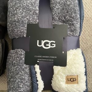 UGG Classic Sherpa Throw